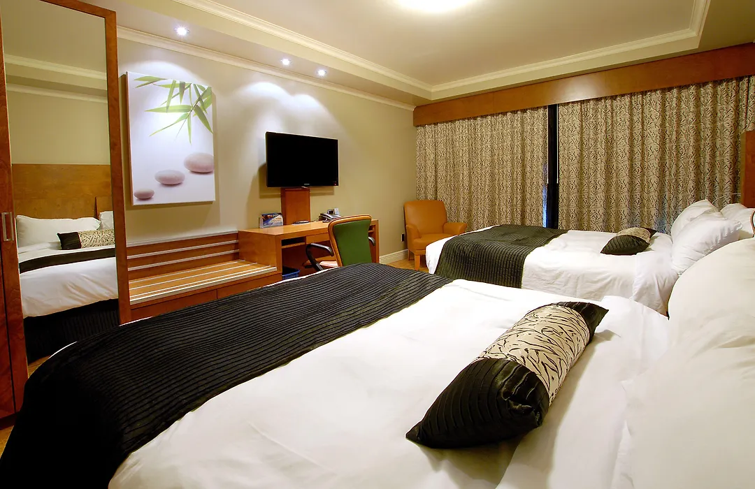 Hotel & Suites Le Dauphin Drummondville-1