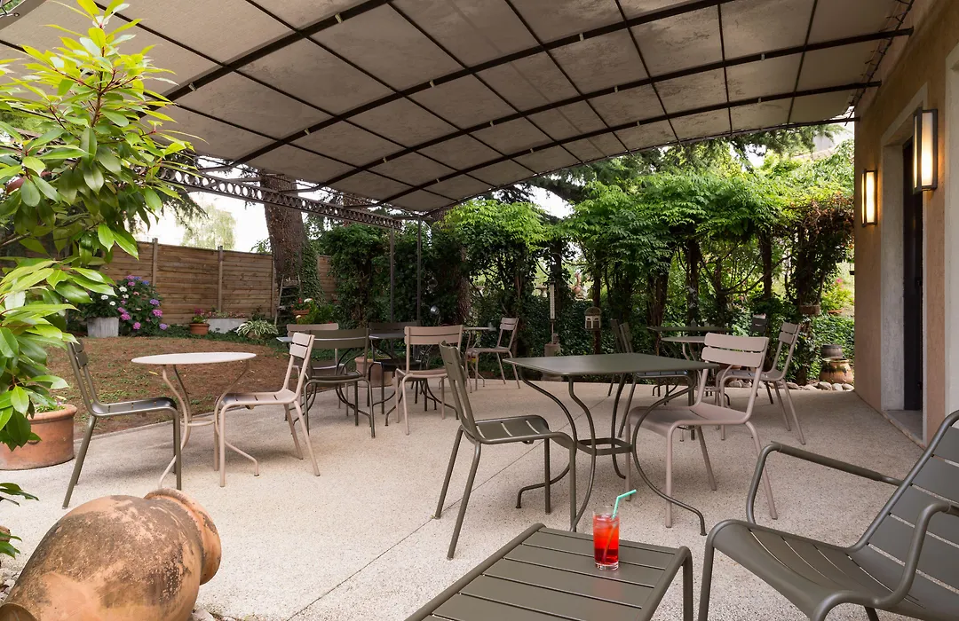 Hotel Les Amandiers-1