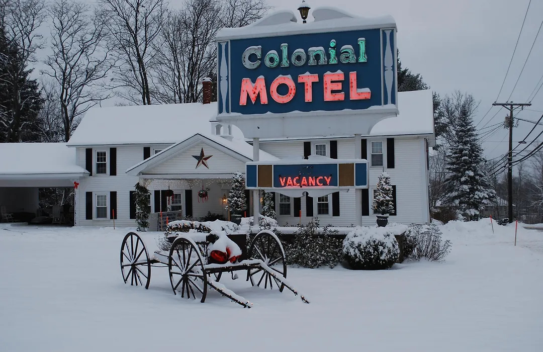 Colonial Motel-1