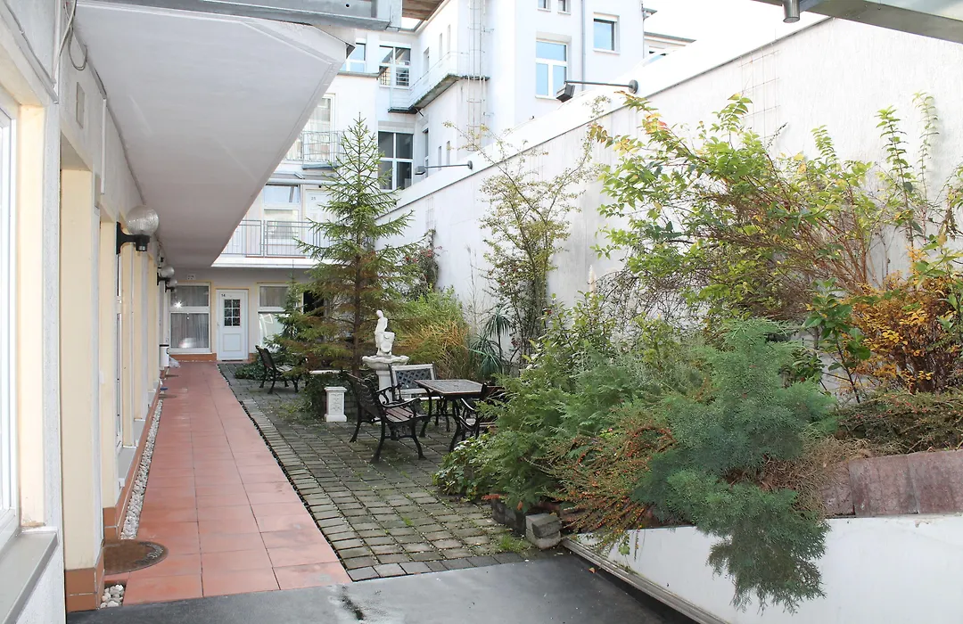 City Lounge Hotel-1