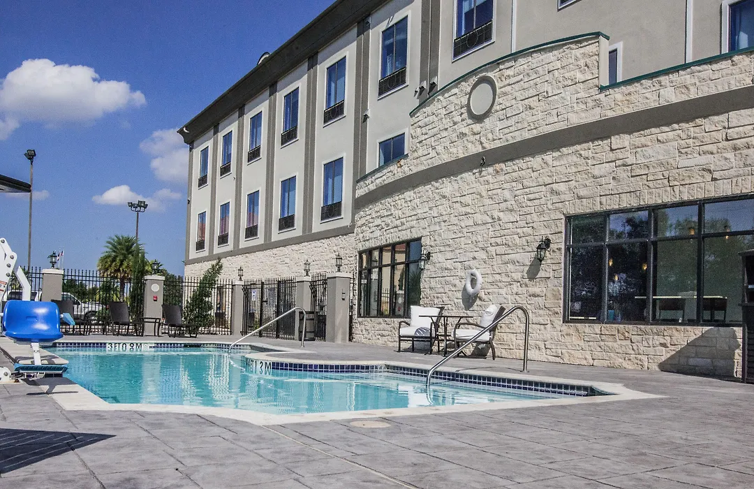 Holiday Inn Express Houston-Alvin By Ihg-1