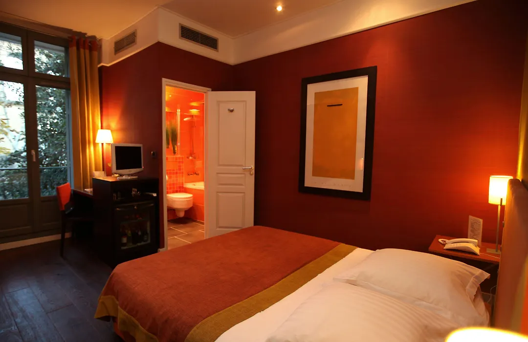 Hotel Des Arceaux-1