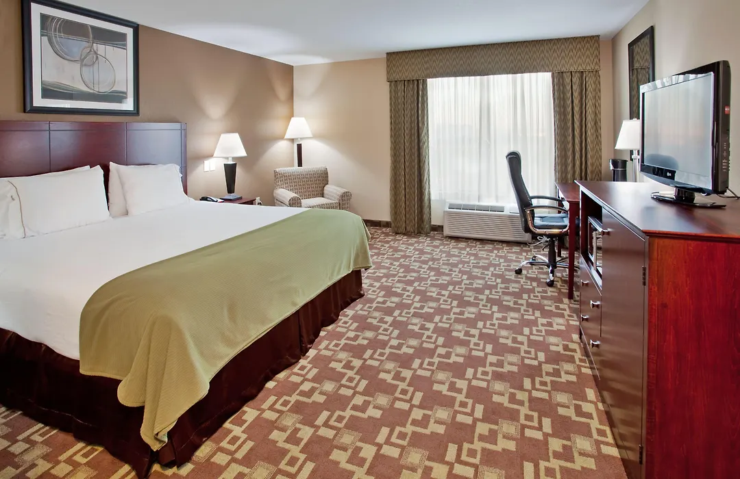 Holiday Inn Express Hotel & Suites St. Charles By Ihg-1