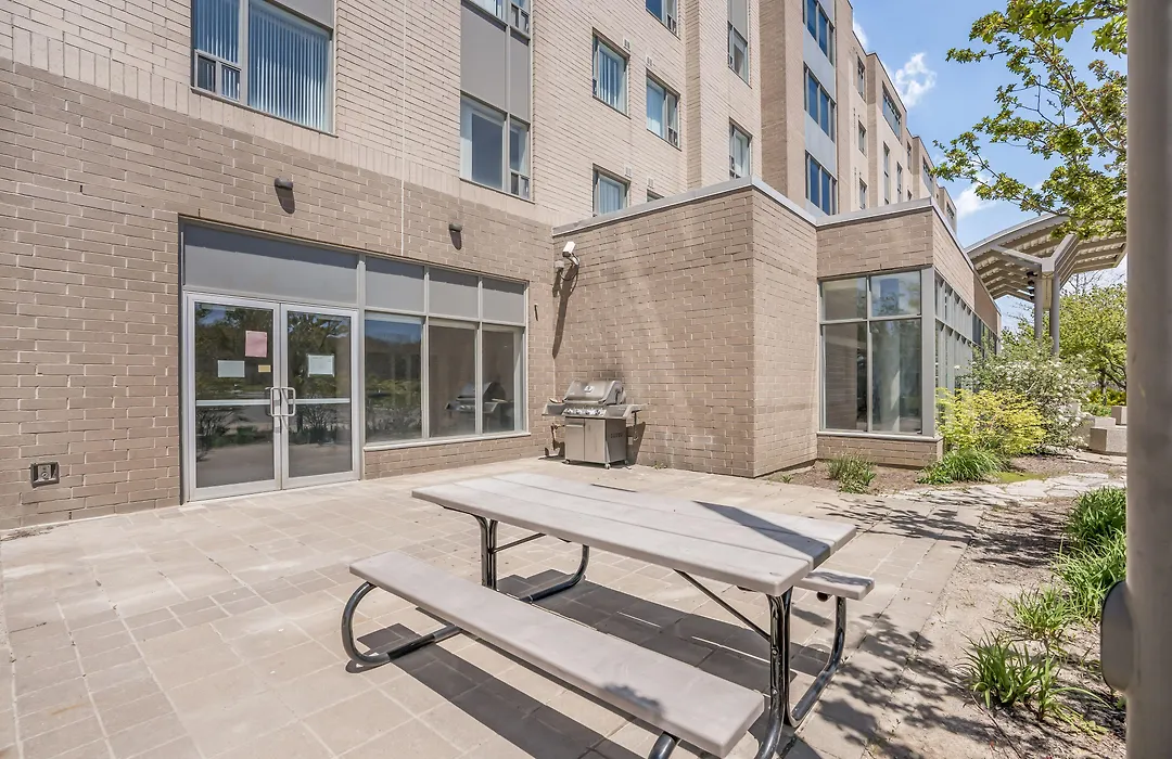 Residence & Conference Centre - Niagara-On-The-Lake-1