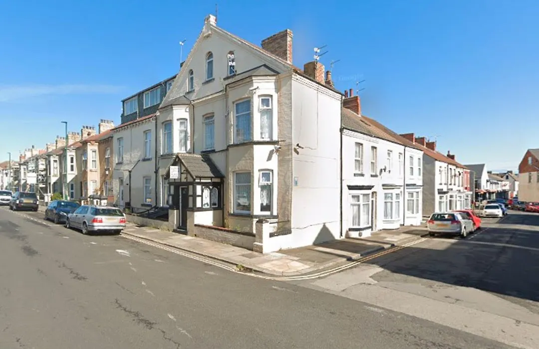 Oyo Tudor Lodge - Redcar Beach-1