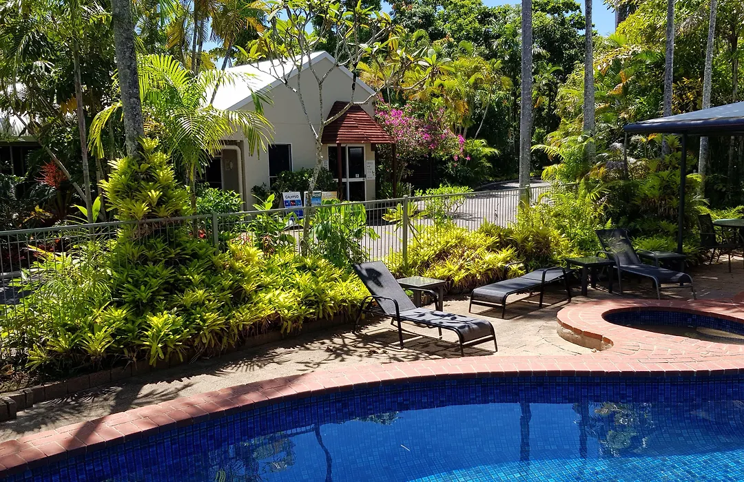 Mango Tree Holiday Apartments-1