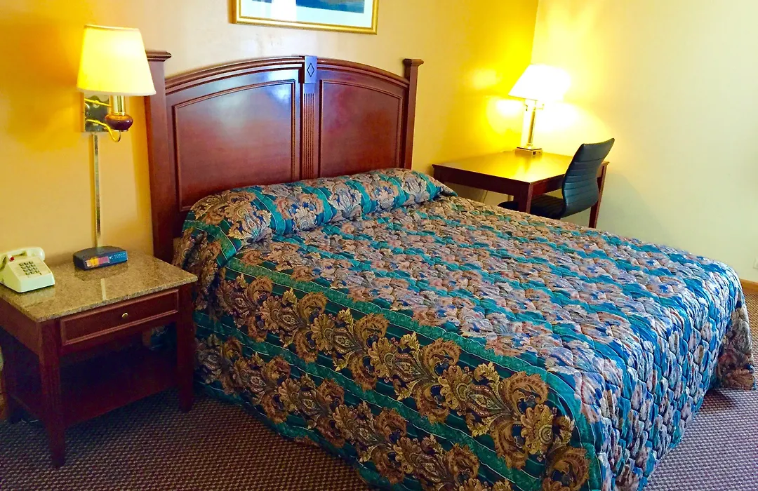 Executive Inn And Suites Waukegan-1