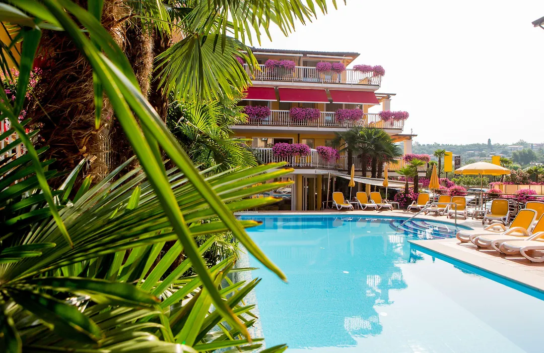 Hotel Capri Bardolino 3S-1
