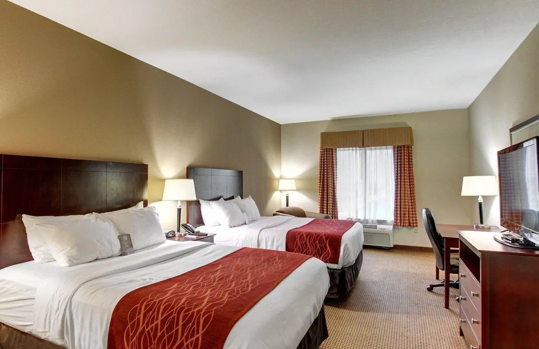 Comfort Inn & Suites Alvarado-1