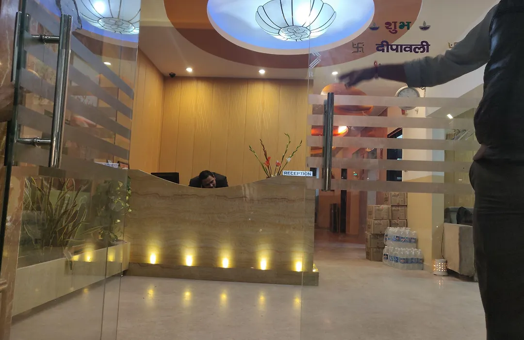 Hotel Apra Inn-1