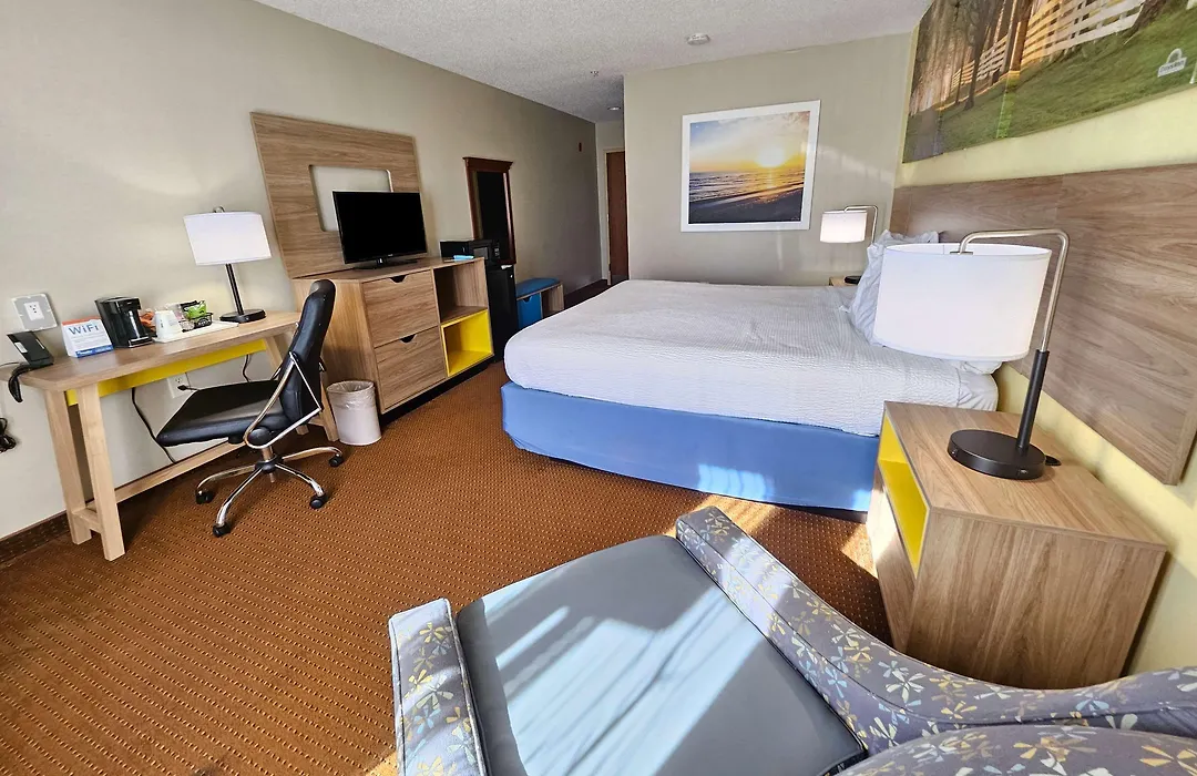 Days Inn By Wyndham Greensboro Nc-1
