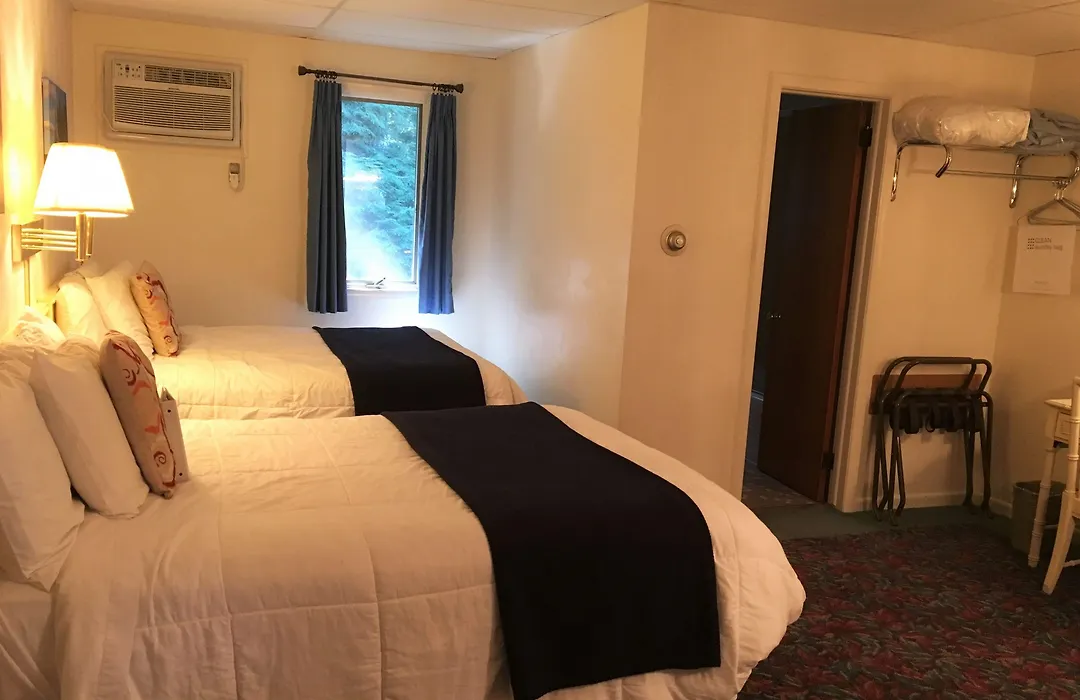 Cedar Motor Inn-1