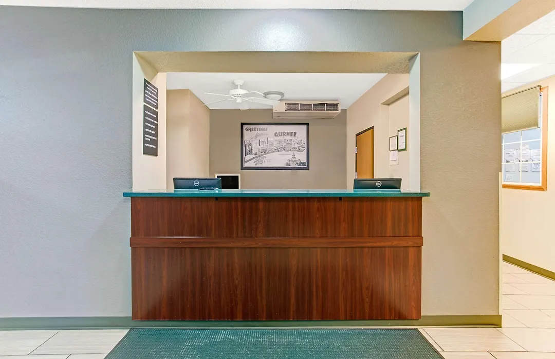 Super 8 By Wyndham Gurnee-1