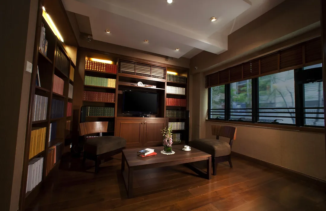 XI Hotel-1