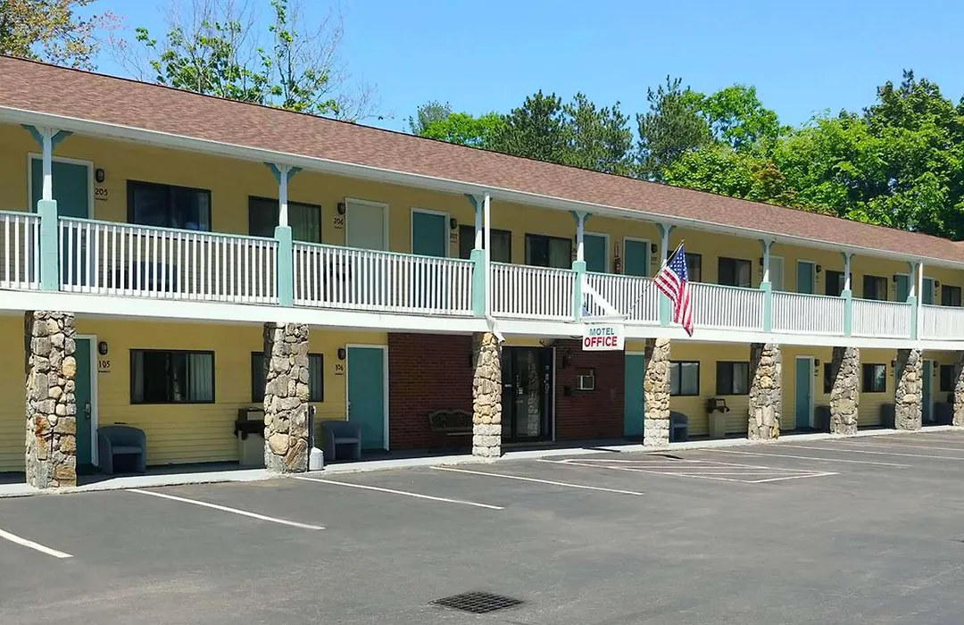 Hampton Motor Inn-1