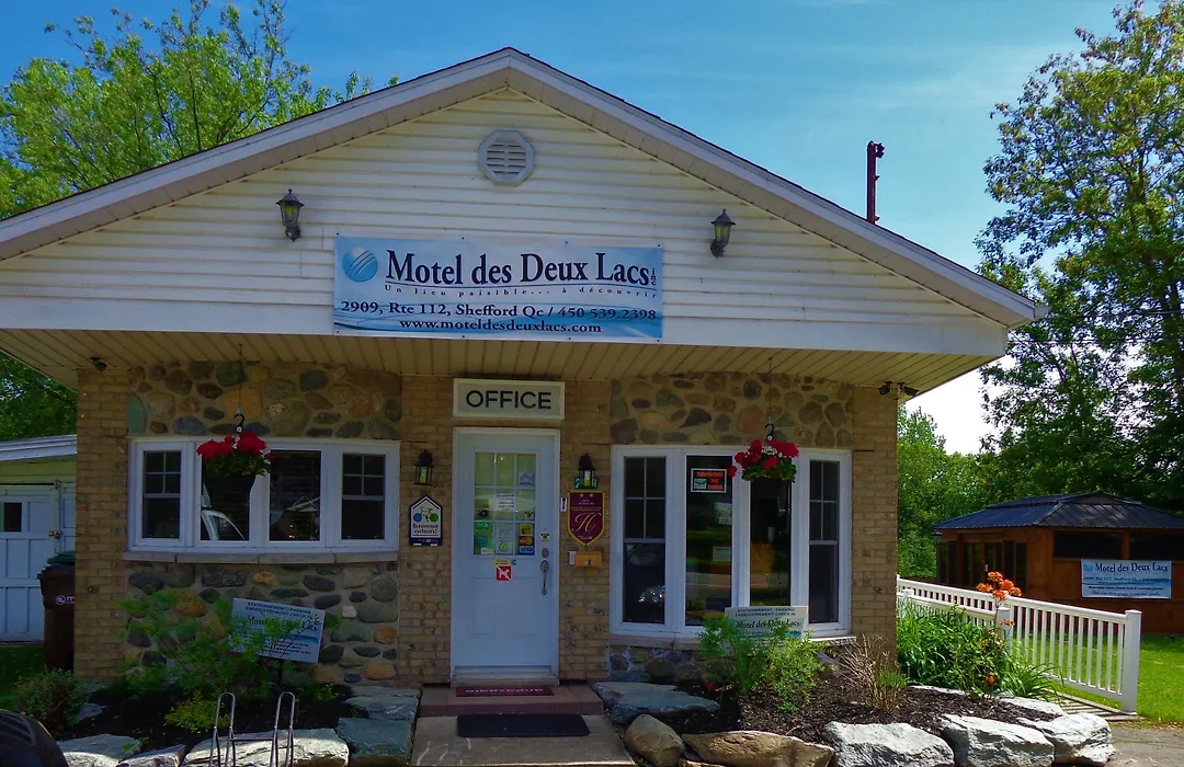 Motel Des Deux Lacs-1