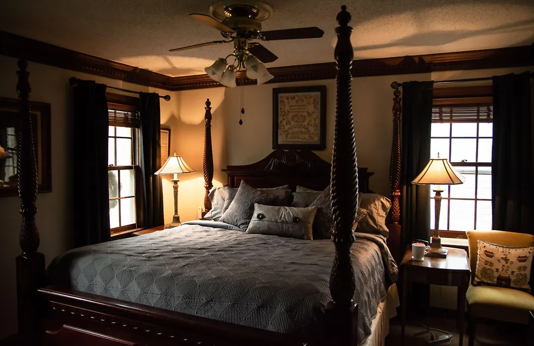 Williamsburg Sampler B & B-1