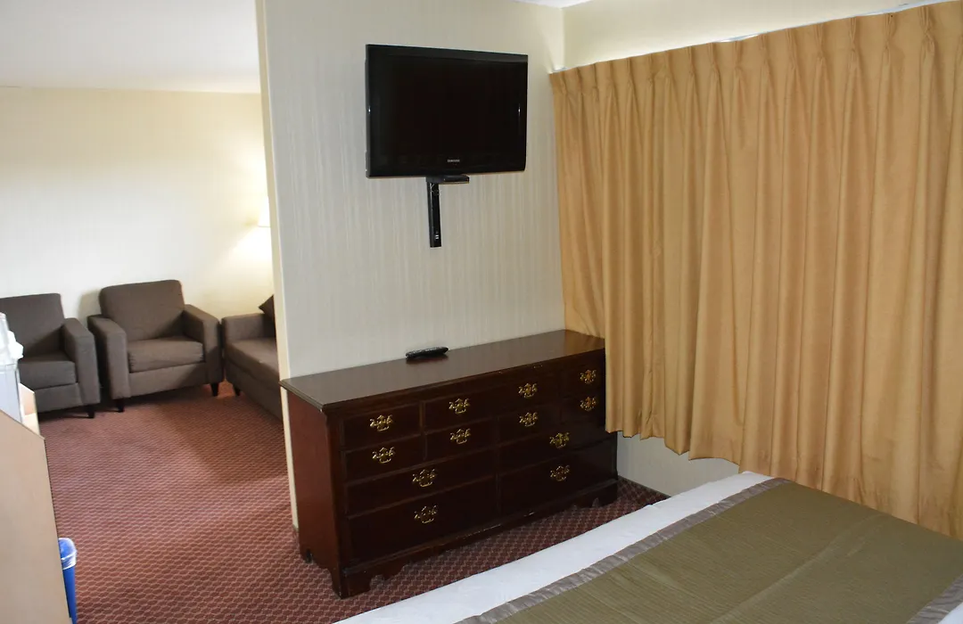 Travelodge By Wyndham Lethbridge-1