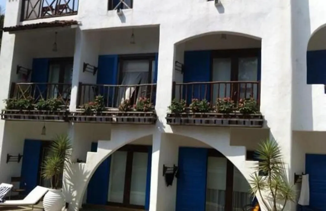 Mykonos Blu-1