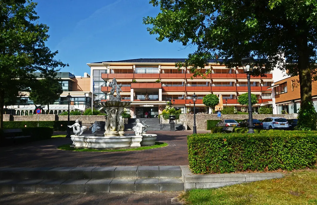 Fletcher Familiehotel De Hunzebergen-1