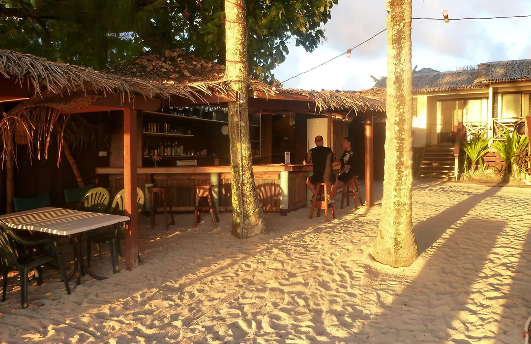 Castaway Resort-1