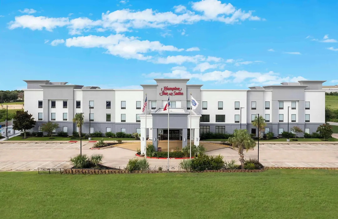 Hampton Inn & Suites Brenham-1