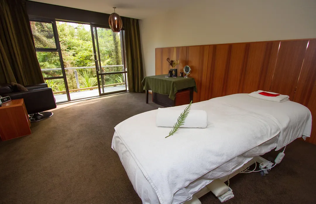 Legacy Te Waonui Hotel Franz Josef-1