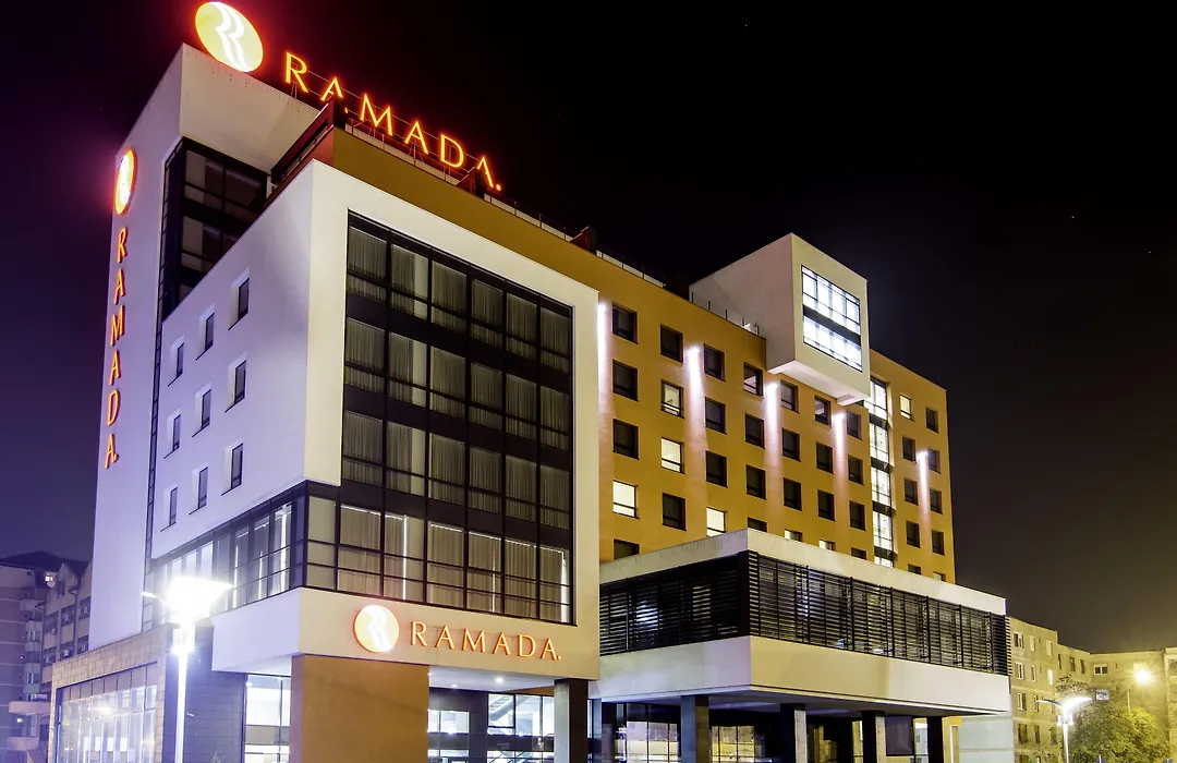 Ramada By Wyndham Oradea-1