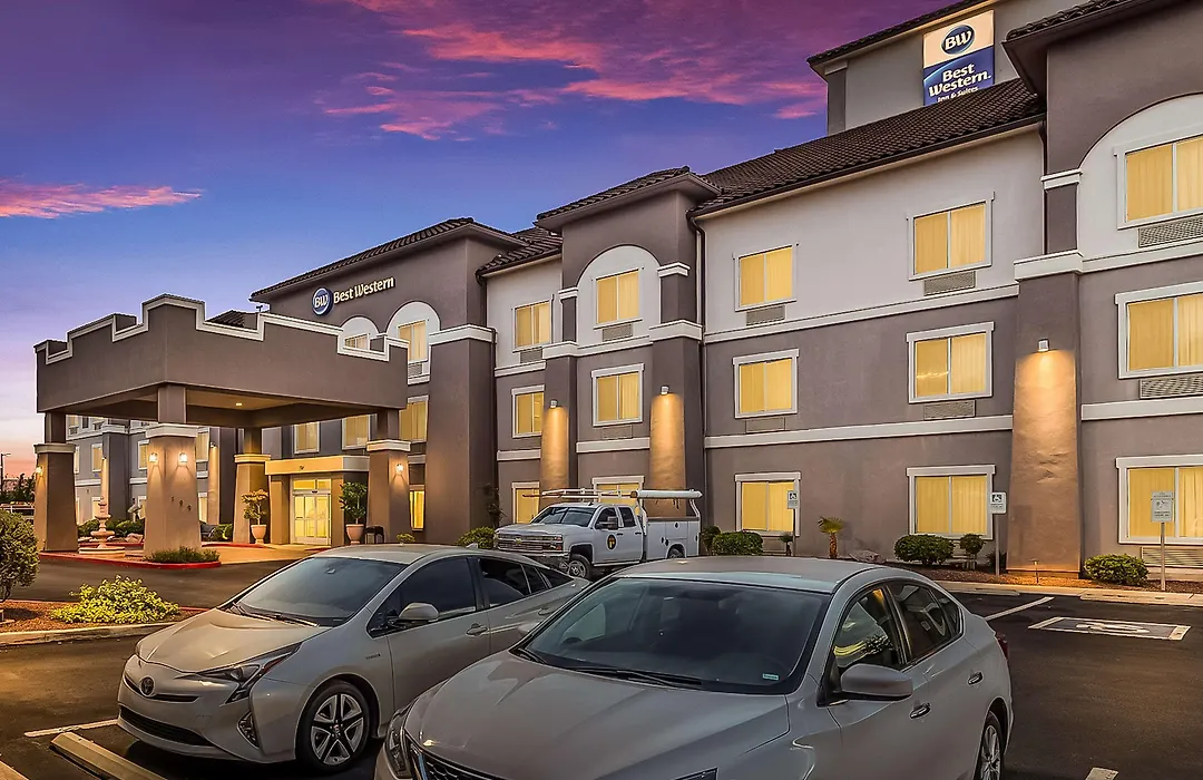 Best Western Douglas Inn&Suites-1
