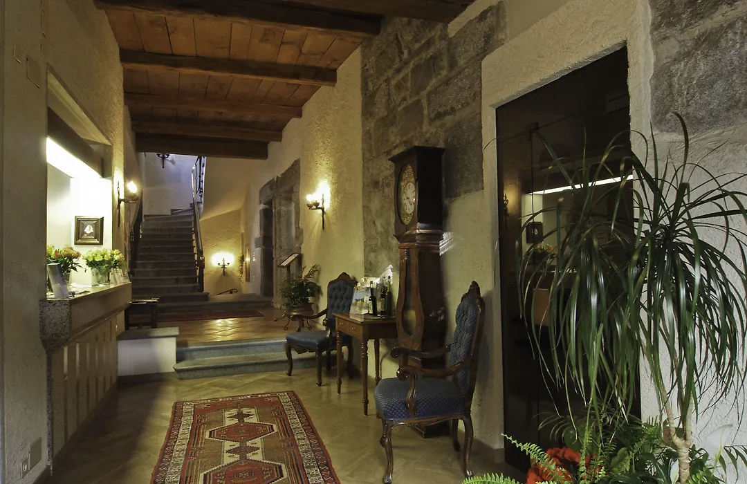 Hotel Castello Seeschloss, lake&pool castle-1