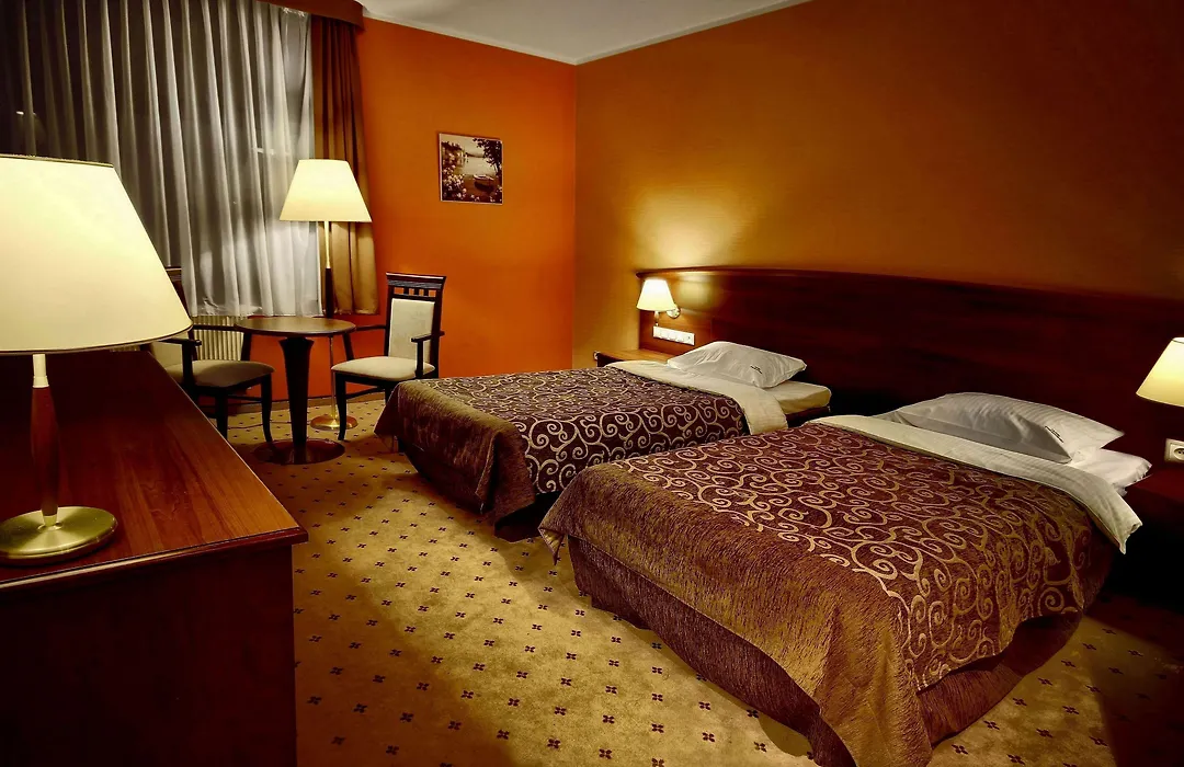 Grand Royal Hotel-1