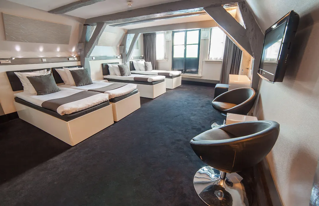 Hotel CC-1