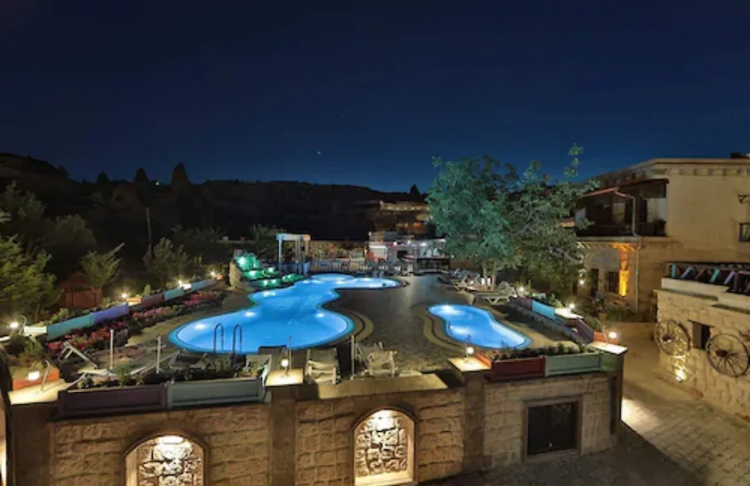 Holiday Cave Hotel-1