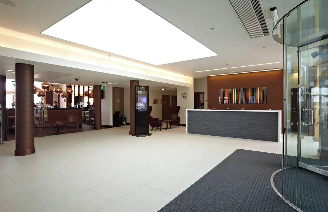 Lingfield Park Marriott Hotel & Country Club-1