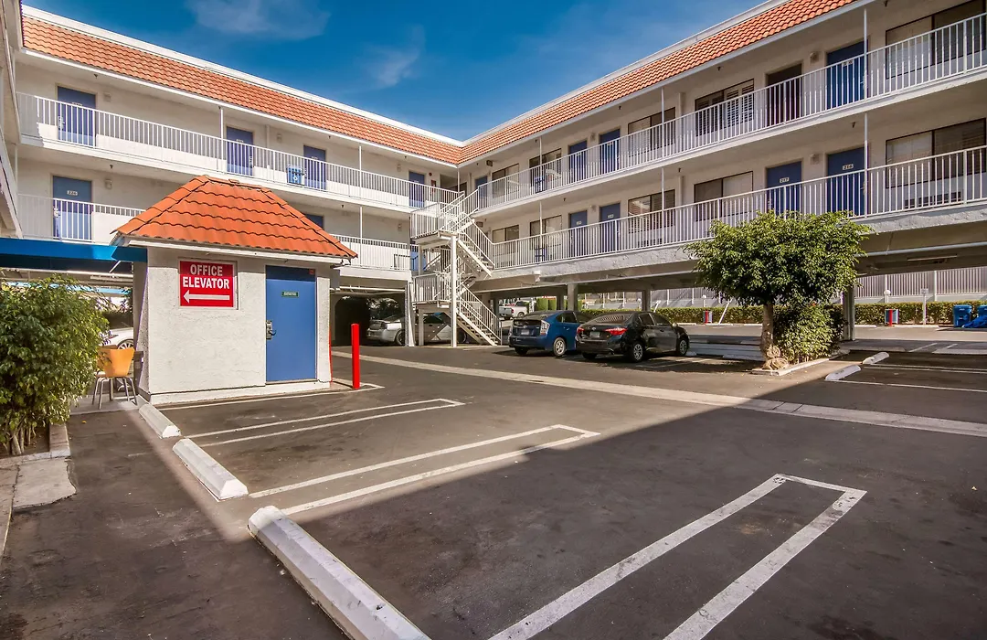 Motel 6 Monterey Park-1