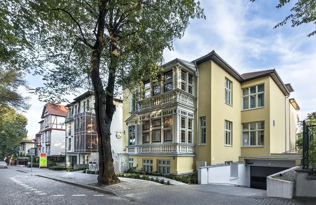 Hotel Impresja-1