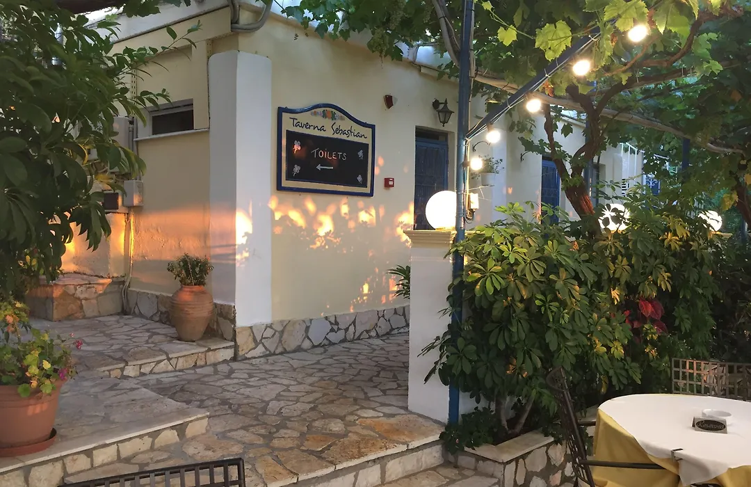 Sebastian'S Family Hotel And Taverna - Agios Gordios Beach-1