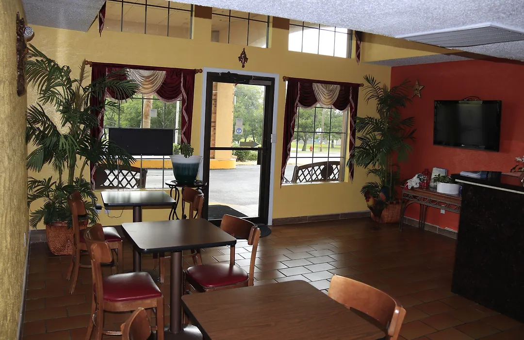 Chaparral Motel Hallettsville-1