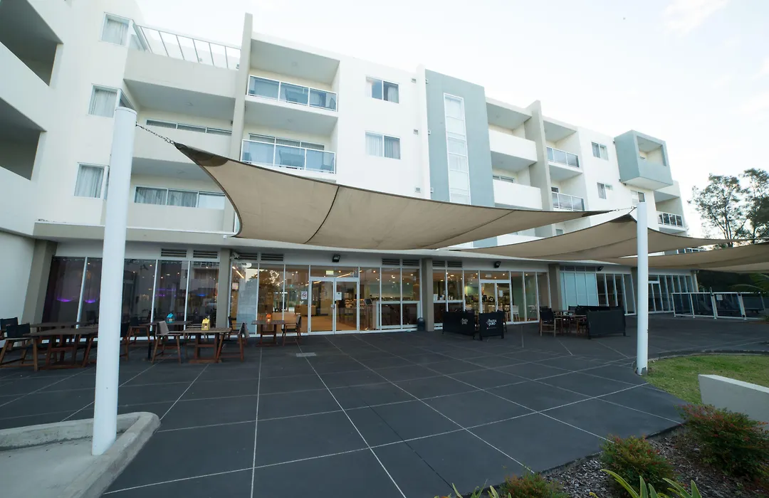 Quality Suites Pioneer Sands-1