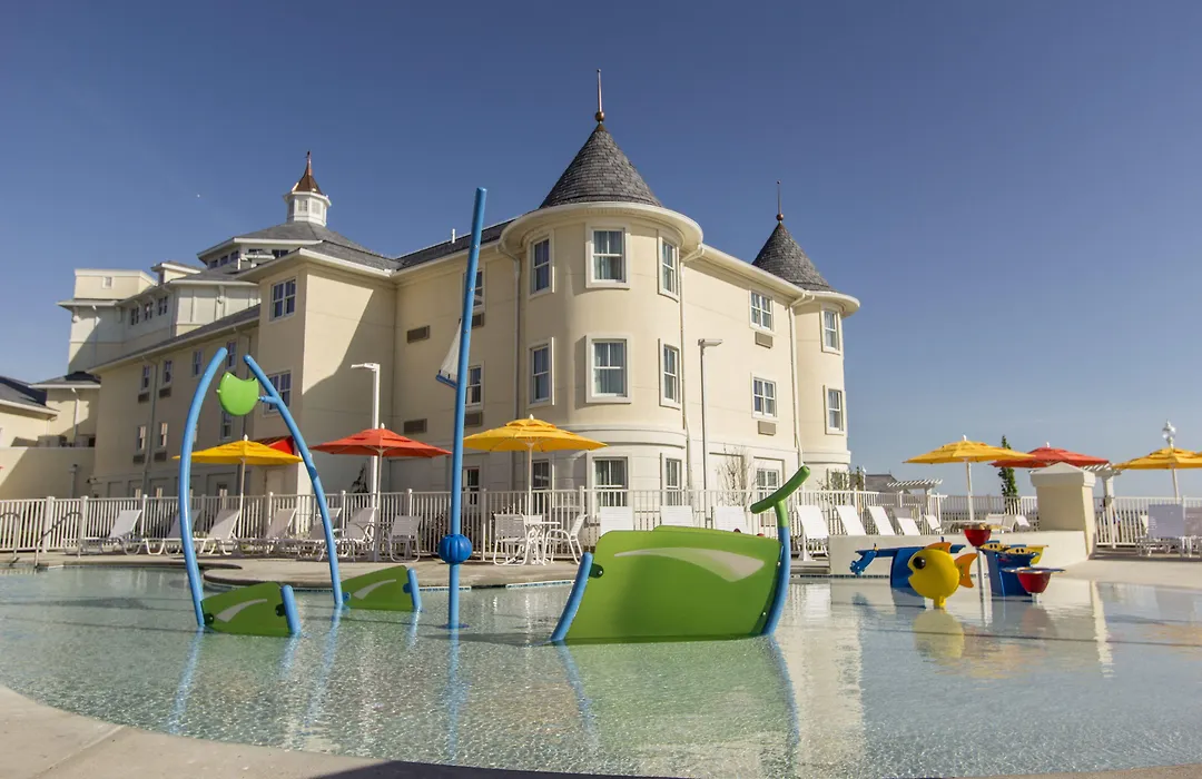 Cedar Point Hotel Breakers-1