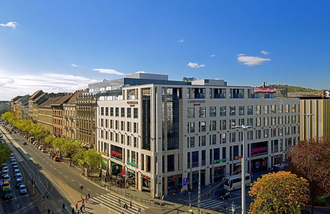 Courtyard By Marriott Budapest City Center-1
