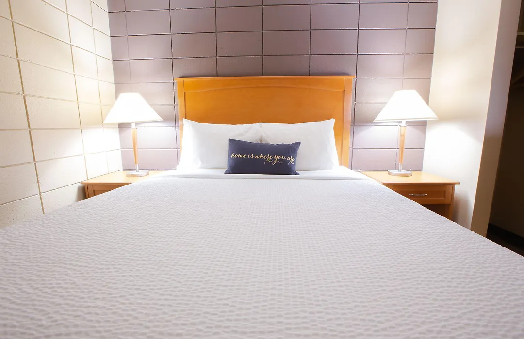 Neighbourhood Inn Hotels In Bonnyville-1