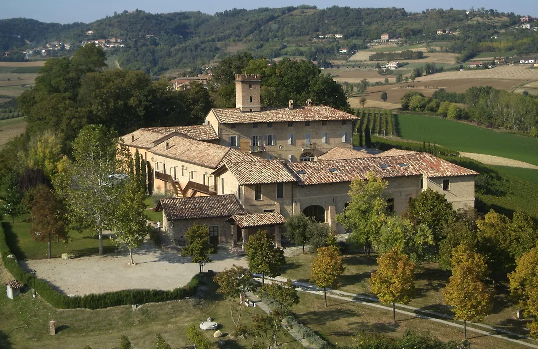 Relais Castello Di Razzano-1