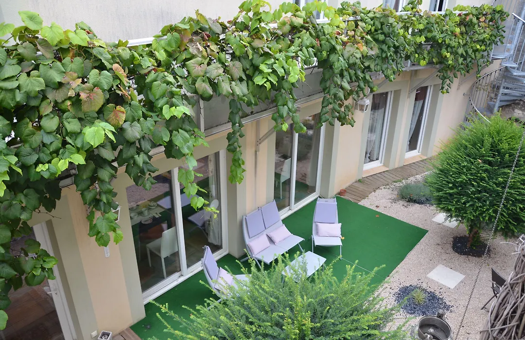 A La Villa Boucicaut-1