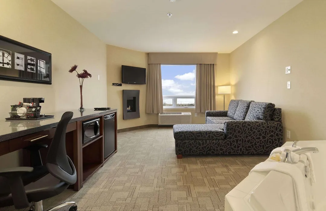 Days Inn By Wyndham Regina Airport West-1