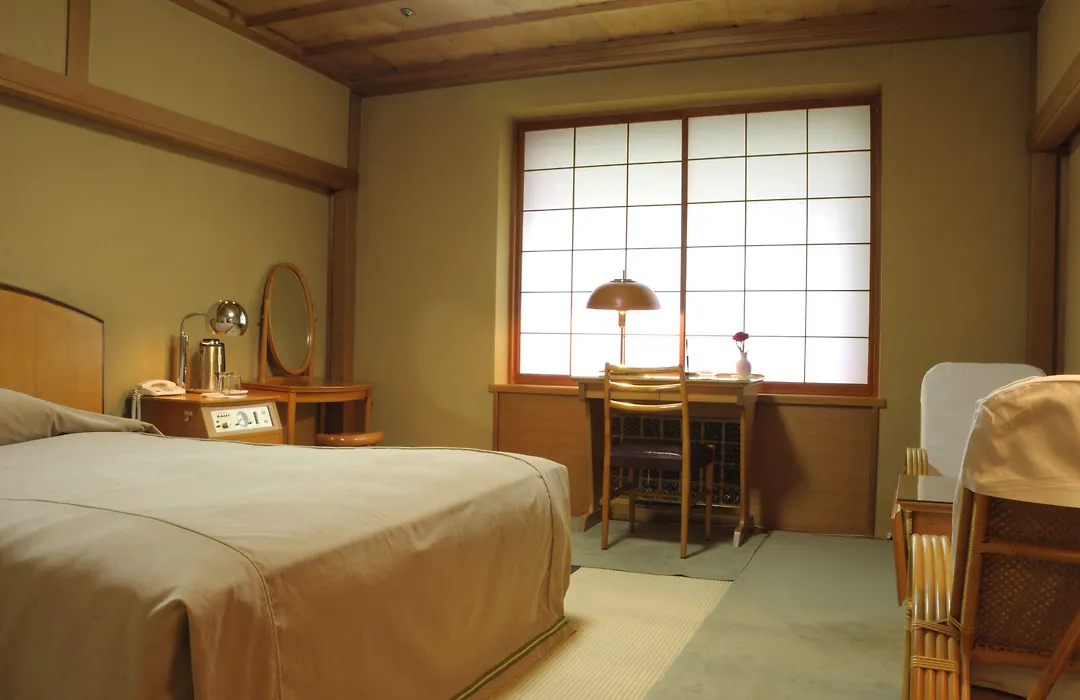 Hilltop Hotel-1