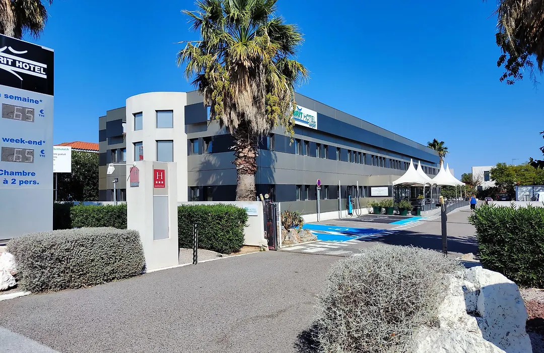Brit Hotel Porte d'Espagne-1