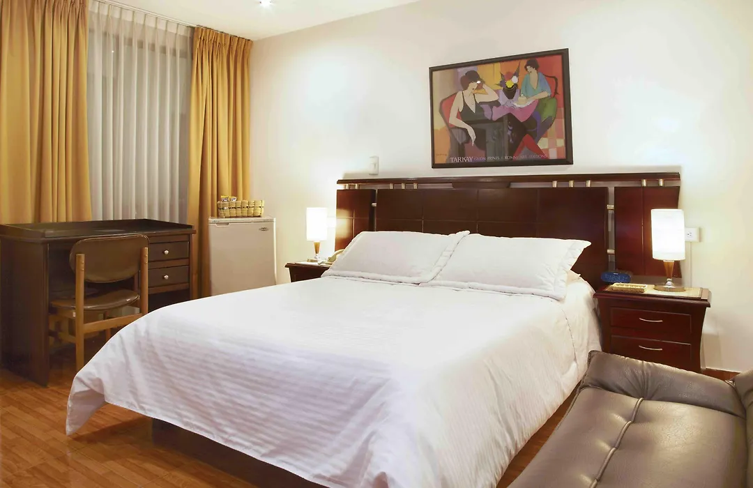 Hotel Charlies Place-1