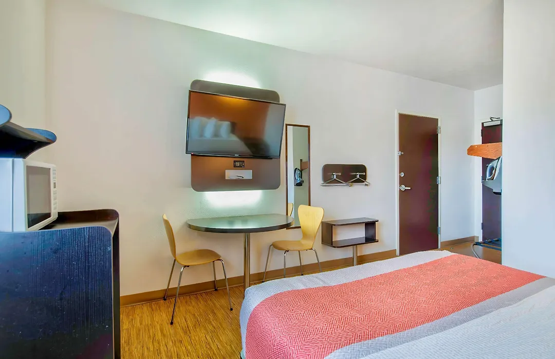 Motel 6-Eagle Pass, Tx - Lakeside-1