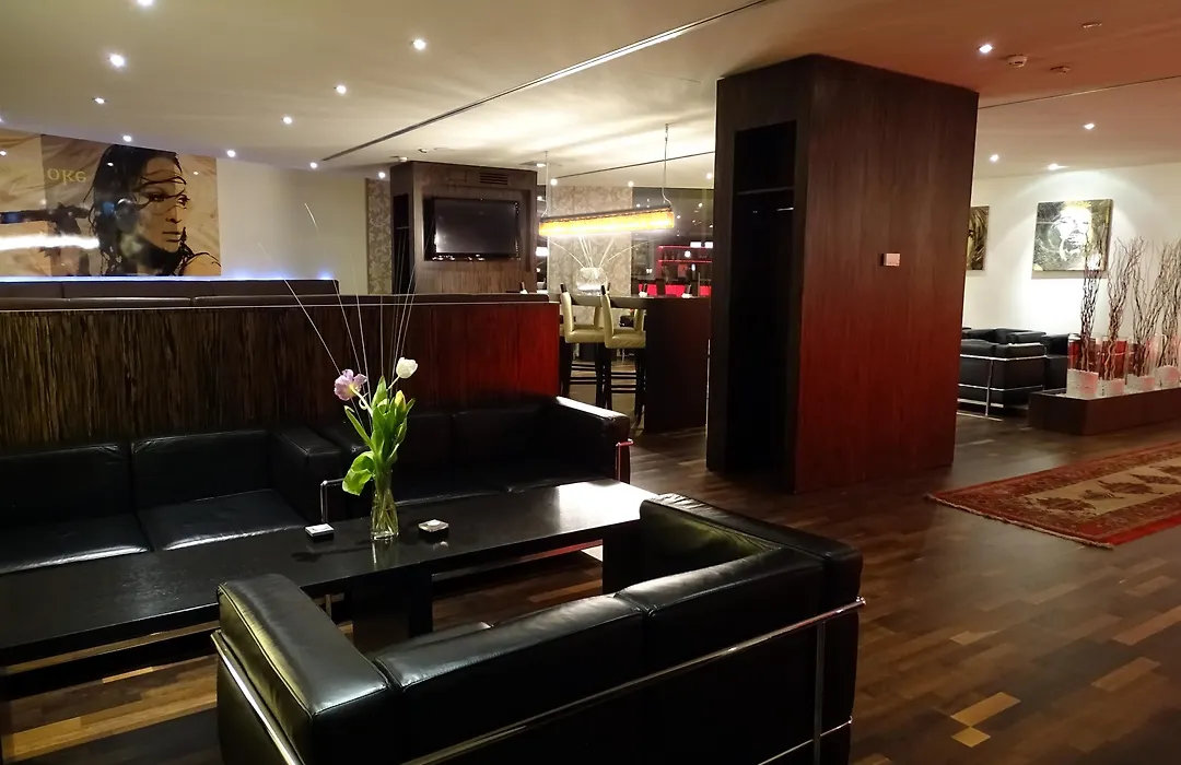 Plaza Premium Salzburg-1